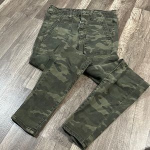 American eagle camo jeans